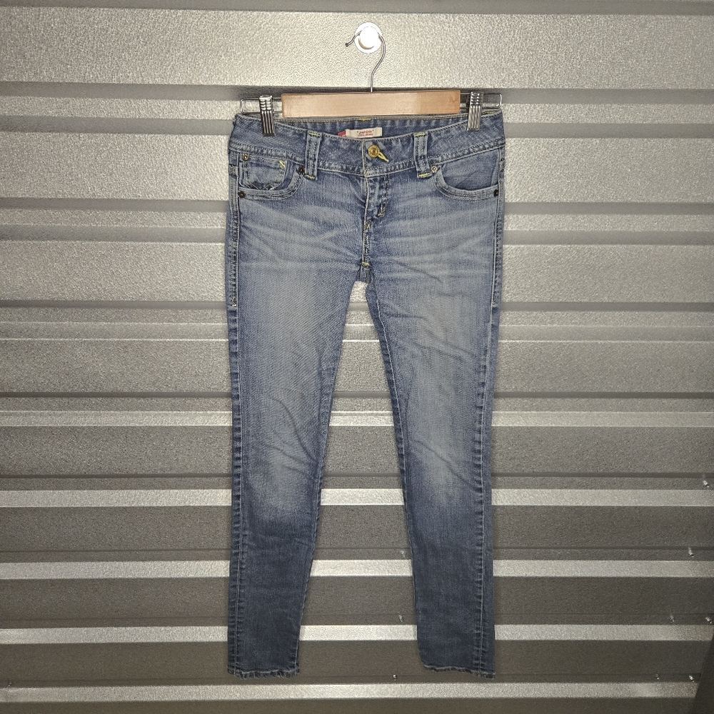 Levi’s “Patrick” Ultra Skinny Jeans – Light Wash – Size Not Stated
